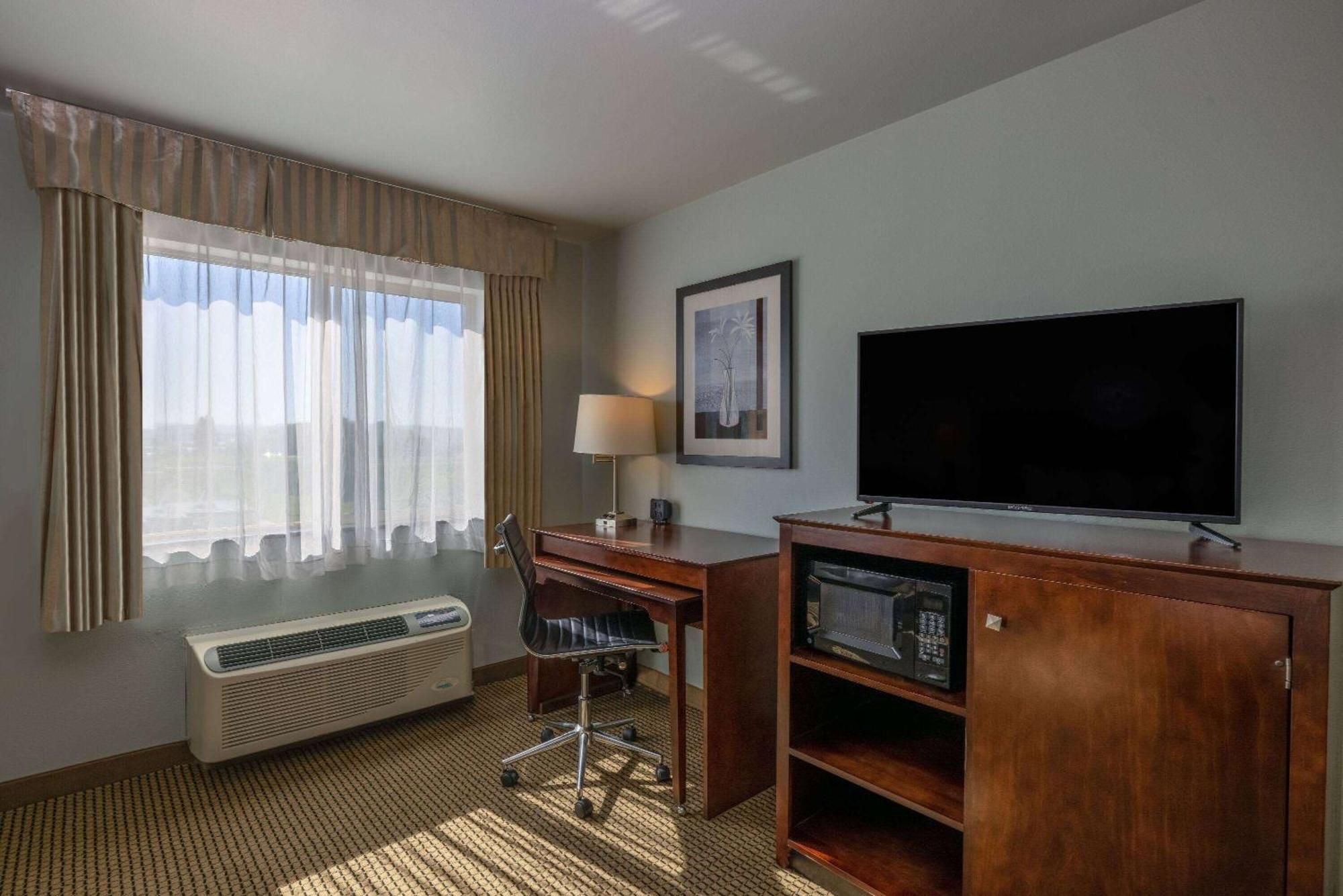Baymont By Wyndham Rapid City Exterior photo